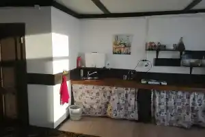 Otlichnoe mesto dlya semeynogo otdyha, s vidom na reku Cottage, Zaborye