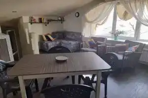 Uyutnoe zhile v tsentre goroda Cottage, Engels