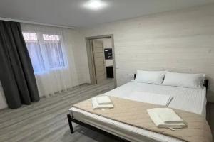 Semeynyy nomer Shikarnyy dvuhkomnatnyy nomer Apartments, Berdyansk