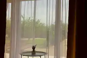 Nomer komfort s zavtrakom Apartments, Alakhadzi