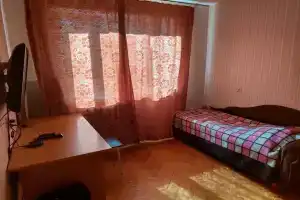 Uyutnaya nebolshaya ryadom s gospitalem Vishnevskogo Apartments, Krasnogorsk