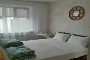 Prostornaya i tihaya Apartments, Lodeinoje Pole