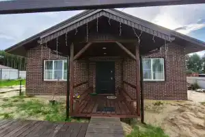 Novyy komfortnyy dom v cherte goroda Cottage, Semyonov
