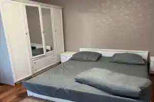 3-komnatnaya v tsentre goroda Apartments, Mariupol