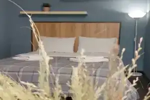 v tsentre vblizi turobektov Apartments, Khot'kovo