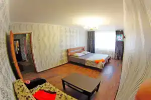 Dvushka u Vechnogo ognya Apartments, Kostova