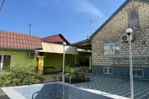 Domik no3 tryohmestnyy, nedaleko ot morya Cottage, Derbent