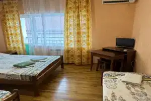 Chetyryohmestnyy nomer standart Apartments, Lazarevskoye