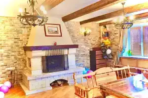Prekrasnyy krasivyy dom s chudesnoy baney na drovah i basseynom Cottage, Berezovyy Mostik