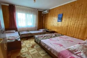 Chetyrehmestnyy ekonom Apartments, Candripsh