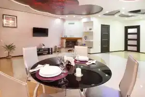 Prostornye apartamenty v tsentre vozle peshehodnoy ulitsy