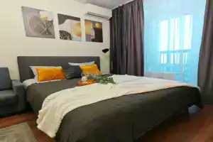 Stilnaya i produmannaya do melochey studiya v ZhK Yuzhnye Sady Apartments, Gavrikovo