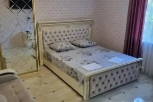 Tryohmestnyy nomer lyuks s kuhney Apartments, Alakhadzi