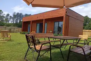 Otlichnyy kottedzh dlya semi. 350 metrov ot plyazha Cottage