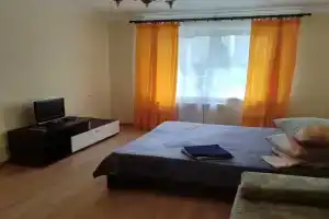 Uyutnaya dvuhkomnatnaya s horoshey infrastrukturoy Apartments, Mazyr