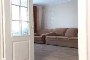 Svetlaya prostornaya v spalnom rayone goroda Apartments