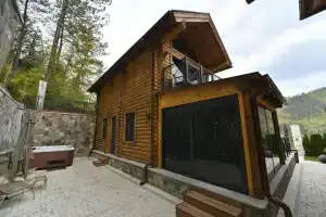 Dom family Cottage Four Bedrooms, Dilijan