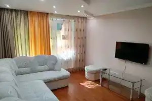 Komfortnyy variant ryadom s aeroportom i chudesnym parkom Apartments, Peredelkino