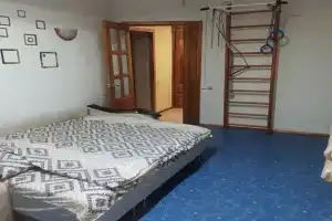 Uyutnaya teplaya v tsentre Apartments