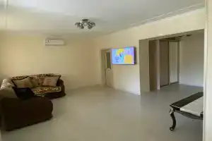 Uyutnaya so dvorom i so vsemi usloviyami Apartments, Derbent