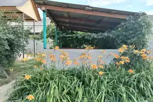 Uyutnyy dom dlya komfortnogo otdyha na Lesnoy Cottage, Yarovoye