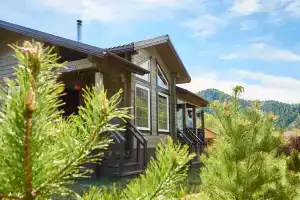 Novyy dom v Chemale Schaste zdes s panoramnym vidom na gory Cottage