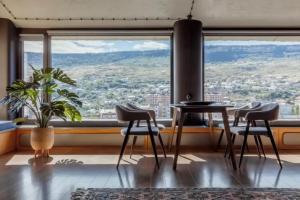 Panoramnye okna s vidom na goru Apartments, Makhachkala