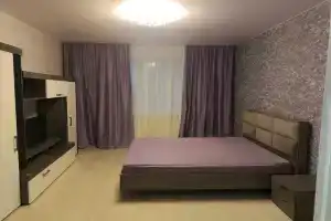 Prostornaya ryadom s naberezhnoy Apartments