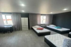 Chetyryohmestnyy nomer standart Apartments