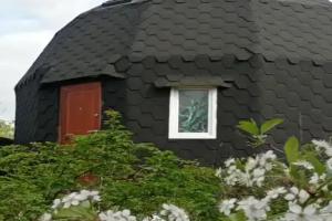 Kupolnyy dom na plyazhe Cottage, Dolgoprodnyy