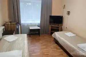 Dvuhmestnyy nomer s 2 otdelnymi krovatyami Standart 2-h mestnyy Apartments, Mirnyj