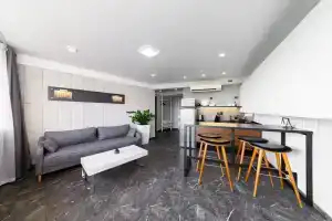 Semeynyy apartament s vidom na more, Sochi