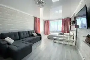 Salmyshskaya 67/4 GreenHouse, Orenburg