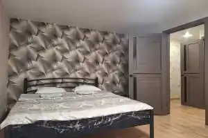 Uyutnaya odnokomnatnaya , gde sineet more za bulvarom Apartments, Mariupol