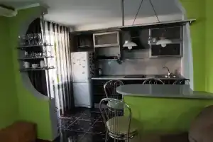 Otlichnaya v tsentre Apartments, Donetsk