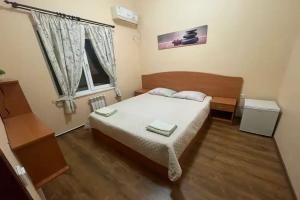 Dvuhmestnyy nomer s 1 krovatyu standart s vidom na gory Apartments, Candripsh