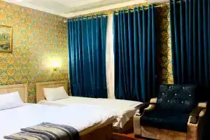 Tryohmestnyy nomer ekonom s vidom na gory Apartments, Chimgan