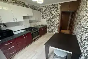 2-komnatnaya v tsentre Apartments, Mariupol