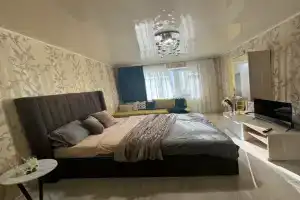 1 k s dizaynerskim remontom na naberezhnoy Apartments, Donetsk