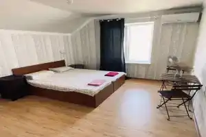Azovskaya 36 Guest house, Shcholkine
