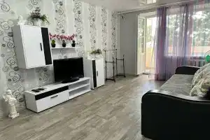 Super uyutnaya u morya, v tsentre goroda Apartments, Berdyansk