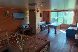 Dom s baney i basseynom na prirode Cottage