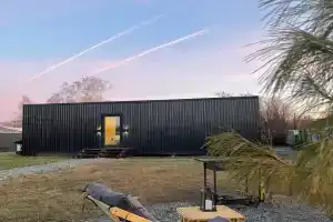 Black House Glamping, Tobol'sk