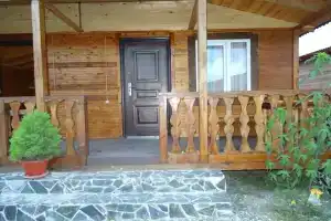 Uyutnyy nomer v kottedzhe Cottage, Alakhadzi