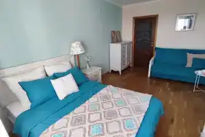 Tyoplaya i uyutnaya s saunoy Apartments, Lobnya