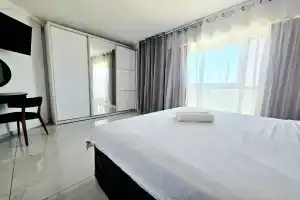 908 apartamenty s balkonom,vidom na more i besplatnoy parkovkoy, Jerusalem
