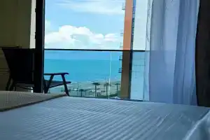 Apartament na pervoy linii s vidom na more | by Sea Stories
