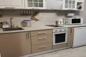 1-komnatnaya s otdelnoy kuhney Apartments, Petrozavodsk