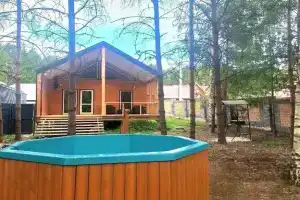 . Barnhaus na Gorkovskom more s kupelyu Furako i saunoy Glamping, Malyy Suhodol