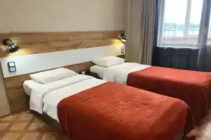 Prostornaya dvuhkomnatnaya s bolshoy kuhney u DK Metallurgov Apartments